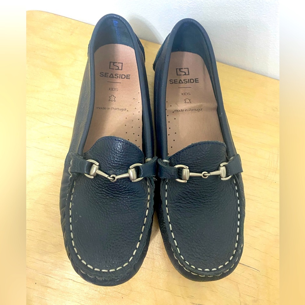 Made in Portugal leather Moccasin size 2 (34)